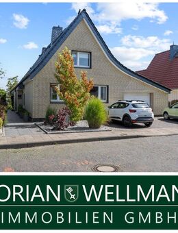 Cuxhaven - Döse l Attraktives Mehrfamilienhaus mit drei Wohneinheiten und schönem Grundstück in ruhiger Lage - Cuxhaven