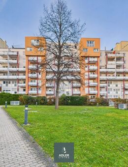 WALDRAND - Gepflegte 3-Zi. Wohnung im 6.OG mit Aufzug, Garage und Balkon - Sindelfingen