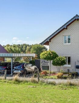 Ihr neues Zuhause: Einfamilienhaus mit Einliegerwohnung und Wohlfühlgarten - Much