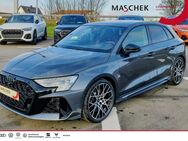 Audi RS3, 3.9 Sportback UPE 880 - Schalensitz, Jahr 2022 - Wackersdorf