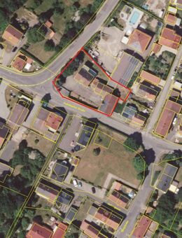 Zweifamilienhaus mit Scheunen und Garage auch als Kapitalanlage geeignet - Küps