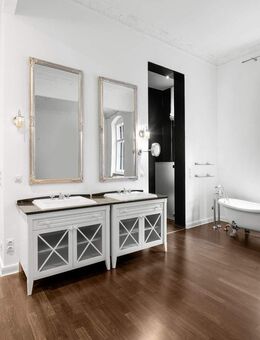 Großzügige Beletage-Wohnung: Eleganz und Charme in der Pariser Straße - Berlin