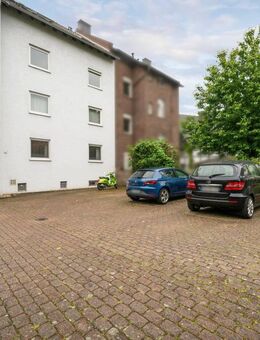 Helle Wohnung mit Balkon, Stellplatz und intern erschlossenem Souterrainbereich - Hagen (Stadt der FernUniversität)