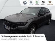 VW Touareg, 3.0 TDI R-Line-Black, Jahr 2021 - Berlin