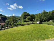 Im Tal der Lenne! Mega Aussicht! 2 Zimmer- Wohnung mit Balkon, ca. 72 qm - Nachrodt-Wiblingwerde