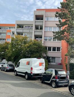 Helle 3-Zimmer Wohnung mit Balkon, Gartennutzung, Tiefgarage und Aufzug - Nürnberg