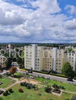 Exklusive 2-Zimmer-Wohnung, ganz oben, mit Balkon und super Fernsicht - sofort bezugsfrei, - Fürth