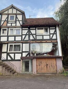 SANIERUNGSOBJEKT MIT POTENZIAL - Helsa