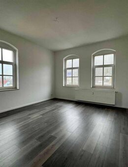 3 Raumwohnung mit Balkon und Eckbadewanne zu vermieten - Freital