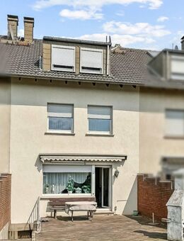 Reihenmittelhaus mit Einliegerwohnung in Oberhausen Osterfeld-Ost - Oberhausen