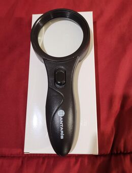 Münzen- oder Briefmarkenlupe Vergrößerung bis 10fach mit 5 LED's und 1 UV-Licht - Neufahrn (Freising)