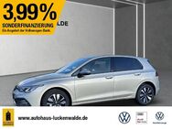 VW Golf, 1.0 VIII eTSI Move R, Jahr 2023 - Luckenwalde