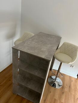 2 Barhocker mit Tisch – stilvolles Set für Küche oder Barbereich - Bad Iburg