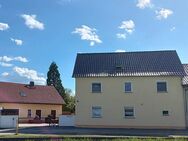 Einziehen und Wohlfühlen! Saniertes Wohnhaus mit viel Platz und separater Gästewohnung - Großthiemig