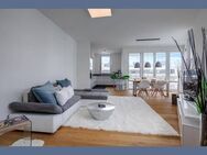 Möbliert: Lichtdurchflutete Dachterrassenwohnung - München