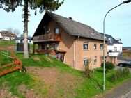 Ruhig gelegenes freistehendes 3-Familienhaus mit Balkon, Terrasse und Garage in Kerschenbach - Kerschenbach