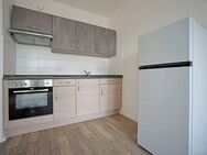 chice 3 Zimmerwohnung mit Einbauküche & modernem Wannenbad - Freiberg