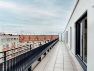 Investition in die Zukunft: 2-Zimmer-Dachgeschosswohnung mit Blick auf den Olympiaturm - München