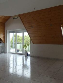 Charmantes Wohnen auf zwei Ebenen - helle Maisonettewohnung mit Balkon und Stellplatz! - Ludwigshafen (Rhein)