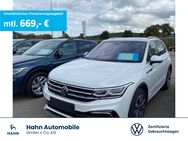 VW Tiguan, 2.0 TSI R-Line °, Jahr 2024 - Niefern-Öschelbronn