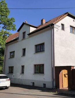 Halle-Wörmlitz: Wohnhaus zum Sanieren, mit Nebengelass und Garagen, Nähe zur Saale - Halle (Saale)