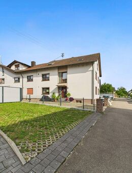Jetzt schnell zuschlagen! - Teilrenovierte 3-Zimmerwohnung mit Balkon + Stellplatz in Rheinhausen - Rheinhausen