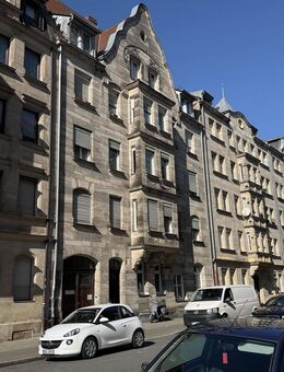 großzügige und renovierte 4 Zimmer Wohnung + extra Hobbyraum - Fürth