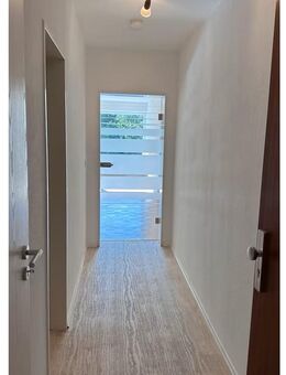 Lichtdurchflutete 2-Zimmer-Wohnung mit Westbalkon & Tiefgarage in Lübeck St. Jürgen zu verkaufen ! - Lübeck