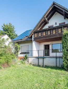 Charmantes Einfamilienhaus mit Pool und großem Potenzial zur Verwirklichung Ihrer Wohnträume - Lappersdorf