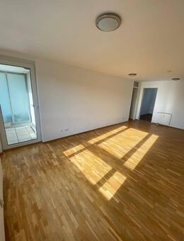 Wohnung mit Balkon u. EBK ! - Hannover