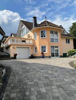 Luxuriöses, junges und freistehendes Haus für 3 Parteien mit schönem Garten in ruhiger Lage - Haiger