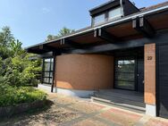ST. AUGUSTIN NIEDERBERG, freist. EFH mit ELW, 8 Zimmer 258 m² Wfl. 2 Garagen, Keller, gr. 1.527 GrSt - Sankt Augustin