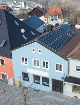vollvermietete Rendite-Immobilie inkl. PV-Anlage - 4,4% Rendite in Simbach bei Landau - Simbach