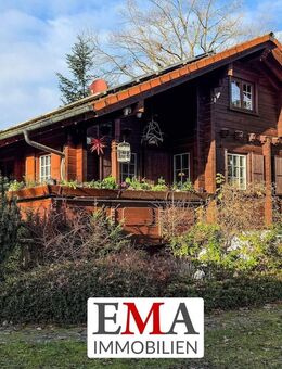 Wohnen am Wald: Stilvolles Holzhaus mit Landhaus-Charakter - Falkensee