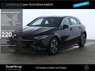 Mercedes A 180, PROGRESSIVE SPUR, Jahr 2023 - Kiel