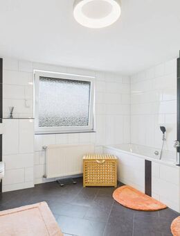 Lichtverwöhnte Dachterrassen-2,5-Zimmer-Wohnung mit Wohlfühlcharme - Essen