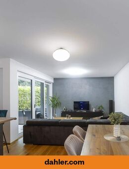 DAHLER - Neubauquartier "Am Stadtwald" - Neuwertige, barrierefreie Terrassenwohnung - Traunreut