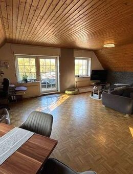 Schöne 3-Zimmer Dachgeschoss-Wohnung in Neuss - Norf mit Balkon - Neuss