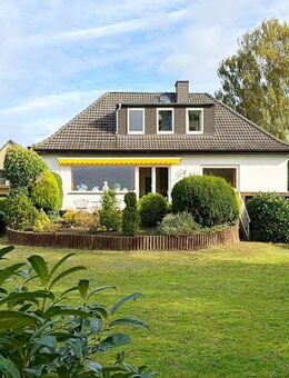 Attraktives Einfamilienhaus mit Vollkeller und Tiefgarage in Top-Lage von Lilienthal mit unverbautem Blick - Lilienthal