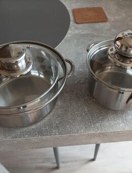 2 kleine Edelstahl - Kochtöpfe mit Glasdeckel - Bochum