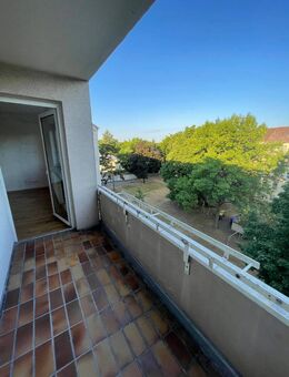 Sportlich in die neue Wohnung! 3-Zimmer-Wohnung im 4. OG ohne Aufzug! - Nürnberg