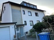 Gepflegte 4-Zimmer-Eigentumswohnung mit großem Balkon + Gartenanteil in einem 3-Familien-Haus in Erlangen-Büchenbach - Erlangen