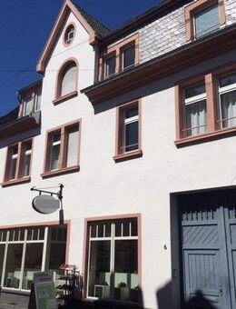 **SINGLEWOHNUNG** kleine 2-ZKB-Wohnung in der historischen Altstadt von Hochheim** - Hochheim (Main)