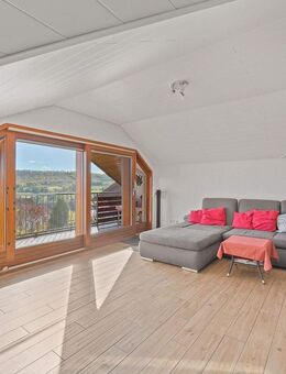 Lichtdurchflutete 3-Zimmer Wohnung mit wunderschöner Aussicht in Unterheinriet - Untergruppenbach