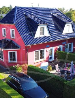 Strandnahe Doppelhaushälfte mit Kamin, sonniger Terrasse und nur 250 m zur Ostsee. - Zingst (Ostseebad)