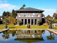 Hamburg Niendorf! Modernes Architektenhaus auf einem parkähnlichem Grundstück mit eigenem Badeteich. - Hamburg