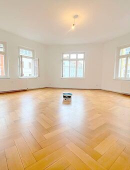 AnKaSa Immobilien*Stilvolle Wohnung* einladender Charakter*1.OG*3 Zi*Stuck*Parkett*Fenster Bad*Wanne - Leipzig