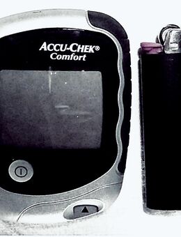 Accu Chek "Comfort" Blutzuckermeßgerät mit Stechhilfe und Tasche - Groß Gerau