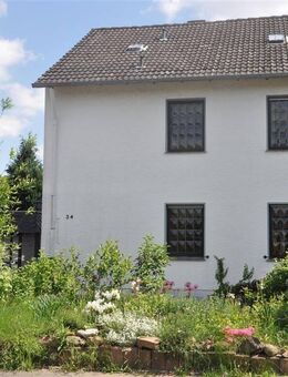 Lechenich-Bestlage: Solides Drei(Zwei)parteienhaus mit Garten, Doppelgarage, Terrasse, Loggia - Erftstadt