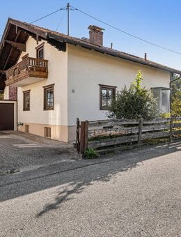 Idyllisches Einfamilienhaus mit großzügigem, gepflegtem Garten in ruhiger Lage in Kolbermoor - Kolbermoor